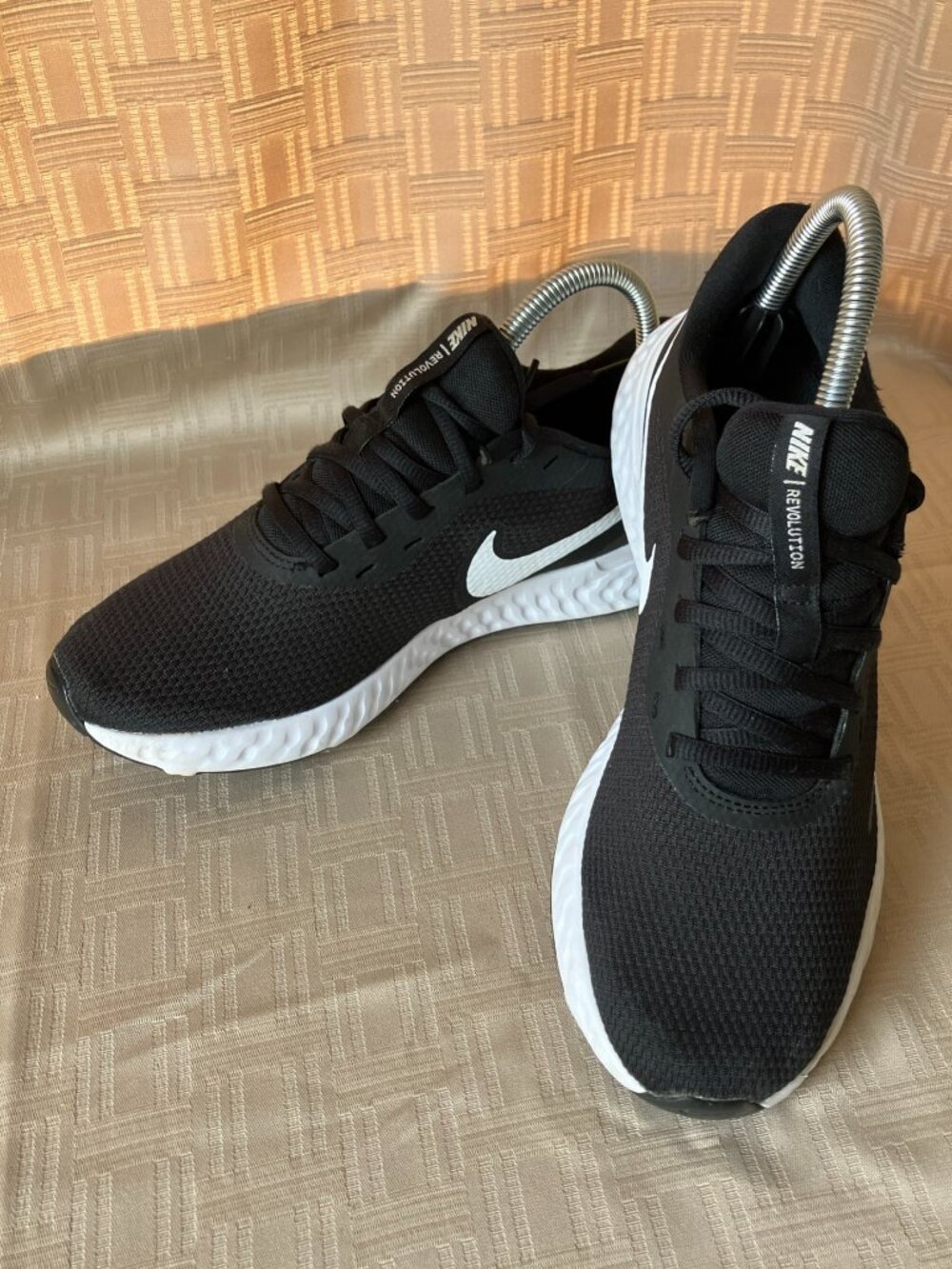 Nike Revolution Women's Size 8 Black White Running Walking New Without Box